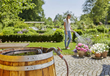 Lade das Bild in den Galerie-Viewer, GARDENA Regenfasspumpe 4000/1 mit Kabel