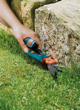 Lade das Bild in den Galerie-Viewer, Gardena Comfort Grasschere, drehbar