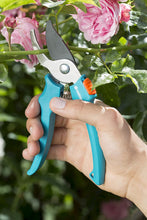 Lade das Bild in den Galerie-Viewer, Gardena Classic Gartenschere