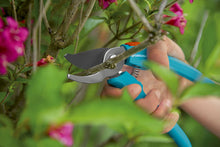 Lade das Bild in den Galerie-Viewer, Gardena Classic Gartenschere