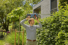 Lade das Bild in den Galerie-Viewer, Gardena Akku-Heckenschere ComfortCut 60 18V P4A Ready-To-Use Set